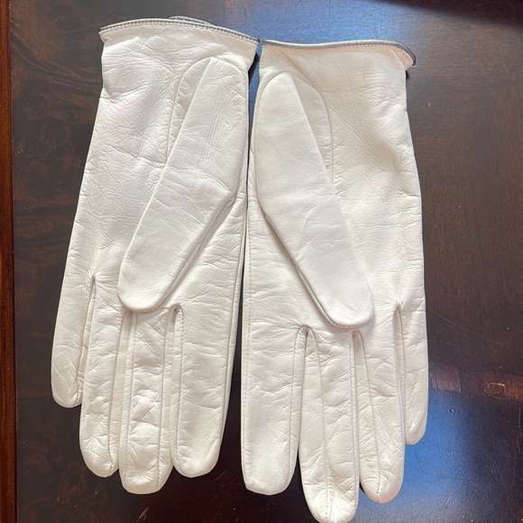 Chanel Lambskin Leather Gloves - Picture 3 of 4